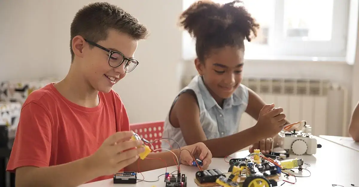 Como-Robotica-Educacional-Desenvolve-o-Pensamento-Computacional