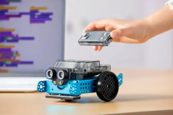 Os-Melhores-Kits-de-Robotica-para-Cada-Faixa-Etaria-Infantil-ao-Ensino-Medio